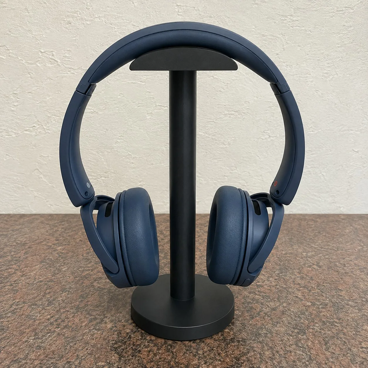 Headphone stand - Elegant and functional